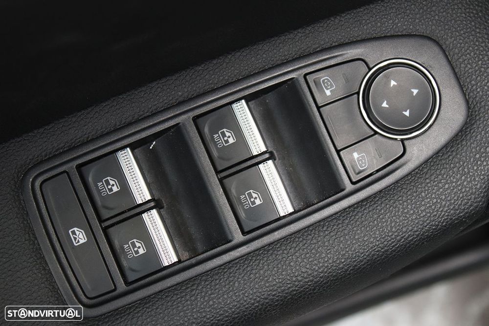 Renault Captur 1.0 TCe Techno Bi-Fuel - 25