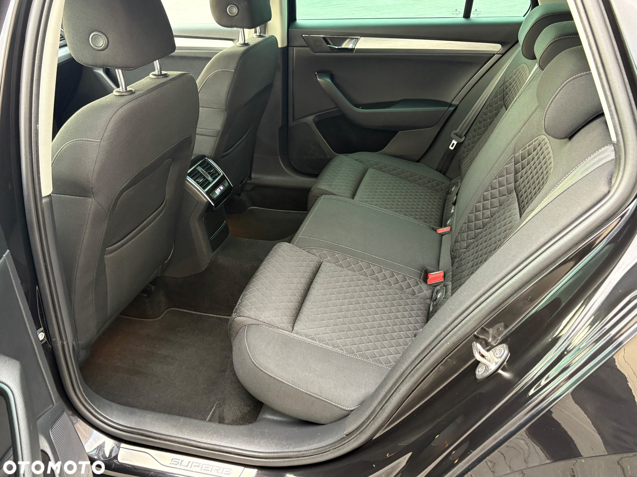 Skoda Superb 1.6 TDI Style DSG - 18