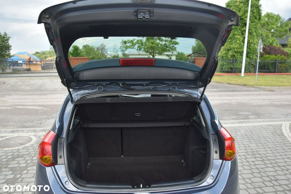 Kia Ceed 1.4 CVVT Dream Team Edition - 17