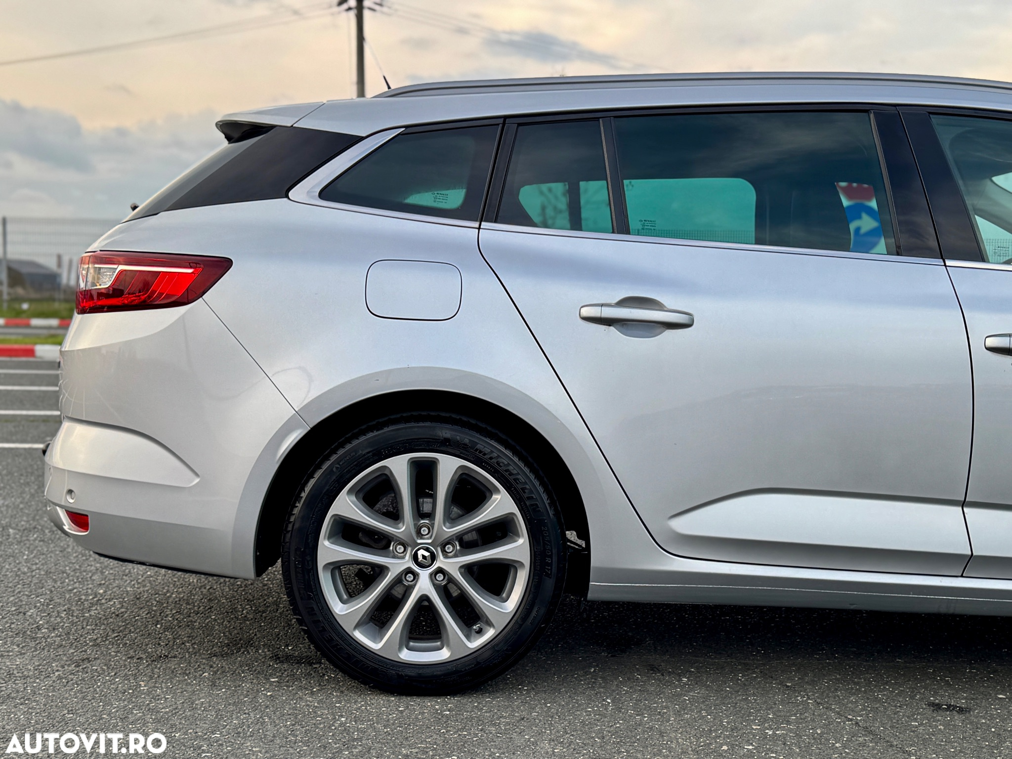 Renault Megane ENERGY dCi 110 GT LINE - 13