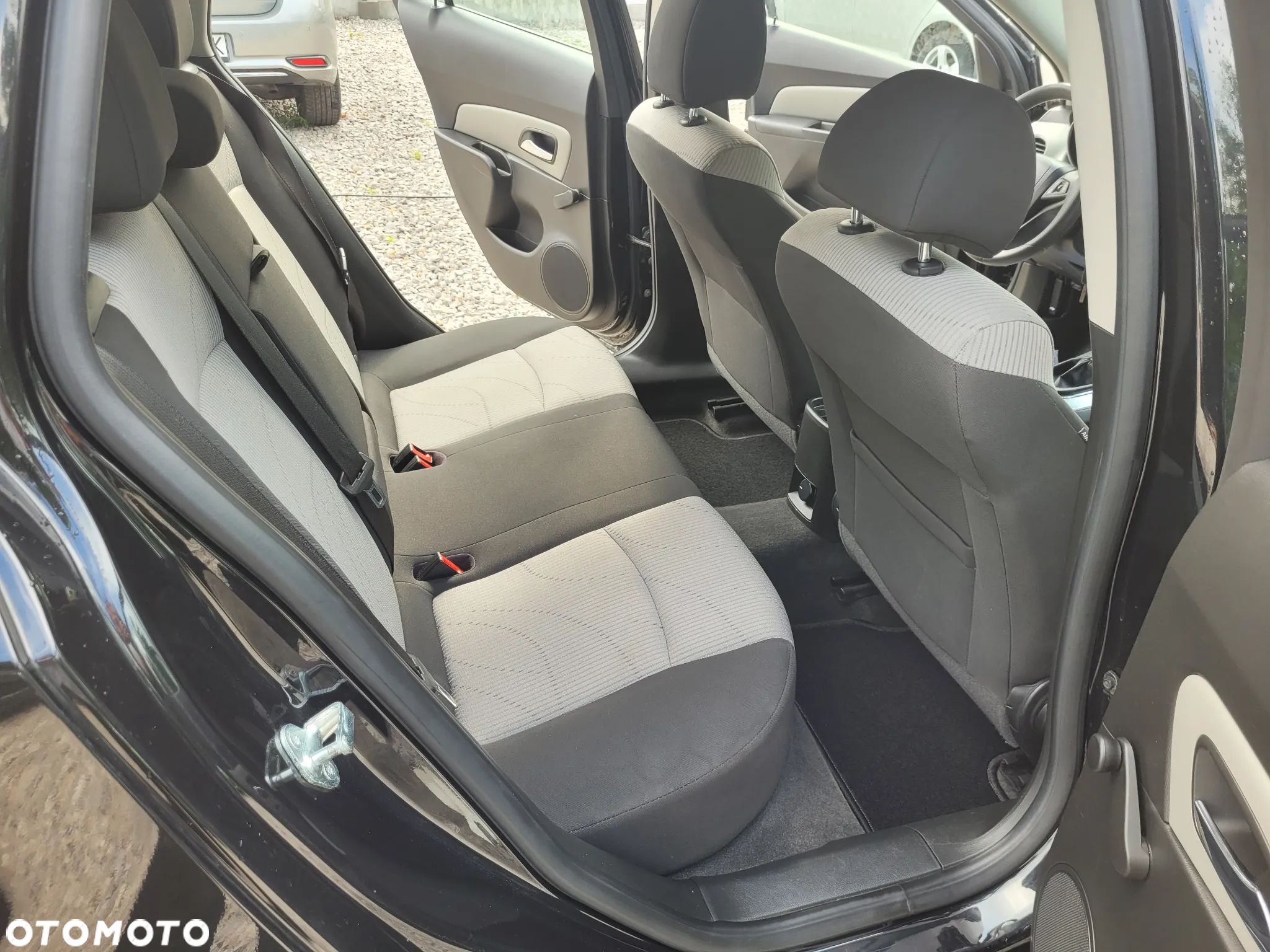 Chevrolet Cruze 1.6 LS - 19