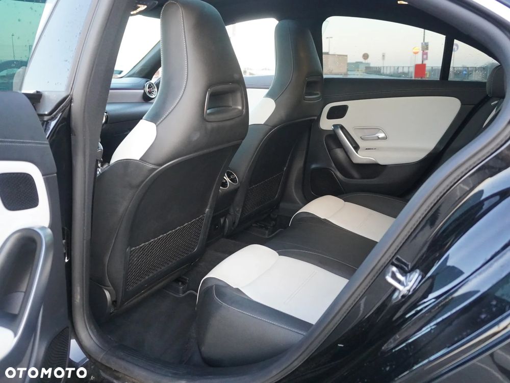 Mercedes-Benz CLA 200 AMG Line 7G-DCT - 30