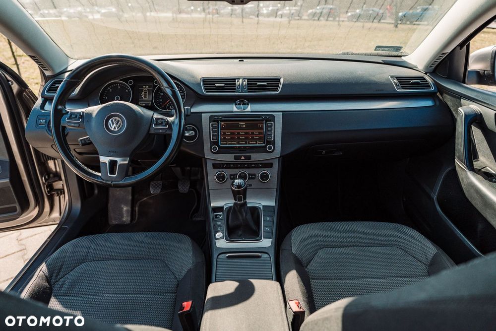 Volkswagen Passat 2.0 TDI Comfortline - 18