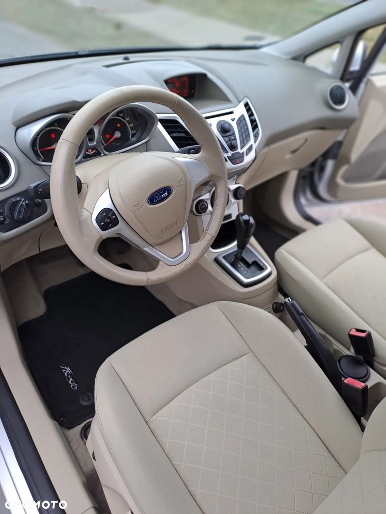 Ford Fiesta 1.4 Ghia - 13