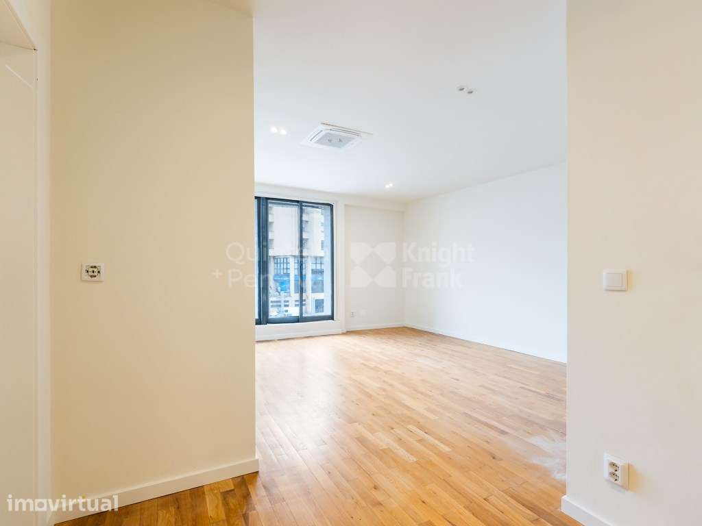 Apartamento T0 remodelado de 51 m² junto ao metro em Vila Nova de Gaia - Grande imagem: 3/26