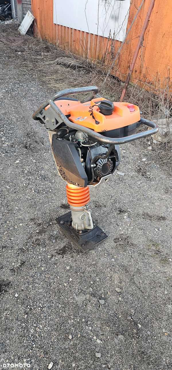 Zagęszczarka stopowa skoczek Bomag BT60