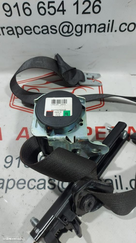Cinto de Segurança Frente Direito Opel Corsa D 607707600E Original - 3