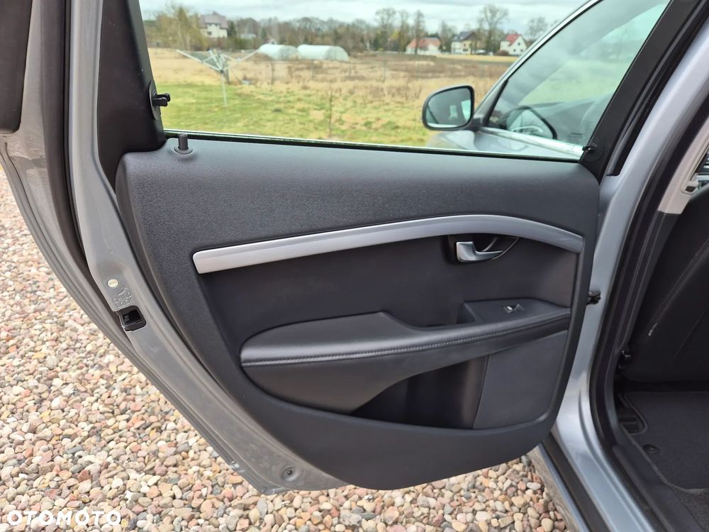 Volvo V70 D4 Momentum - 15