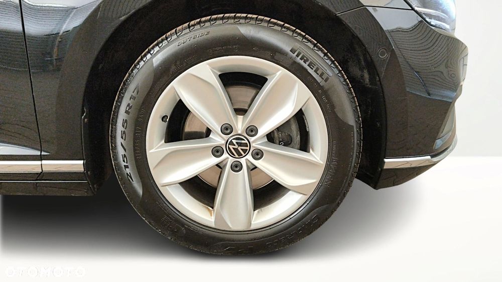 Volkswagen Passat - 13