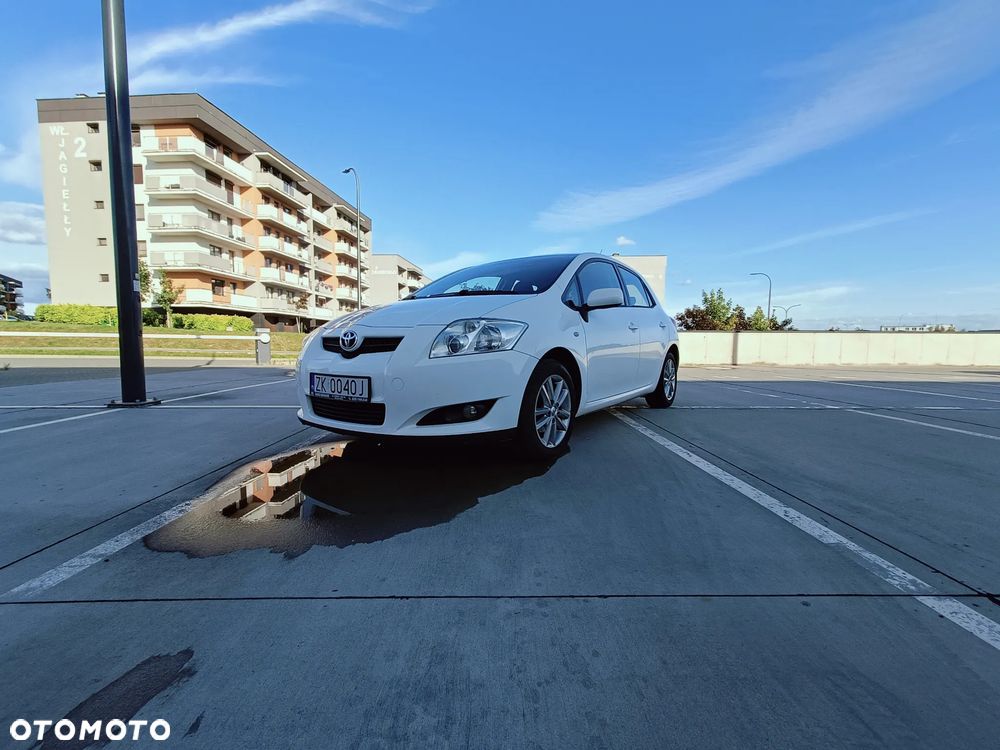 Toyota Auris 1.6 Sol - 1