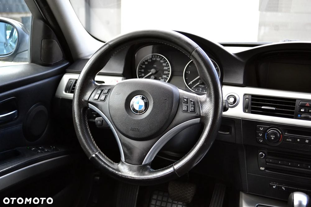BMW Seria 3 320d DPF - 13