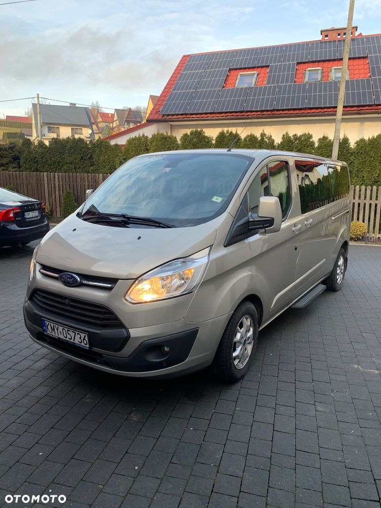Ford Tourneo Custom - 1