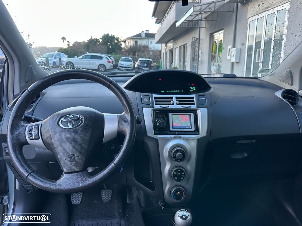 Toyota Yaris 1.4 D-4D Sol+AC - 15