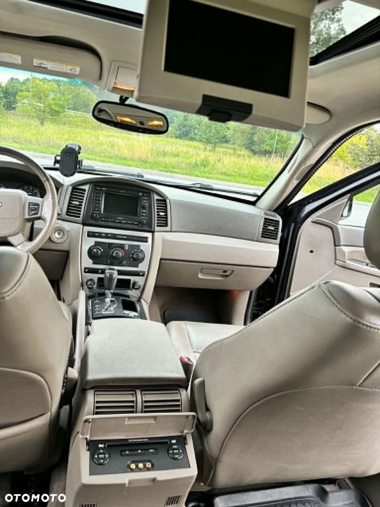 Jeep Grand Cherokee - 10