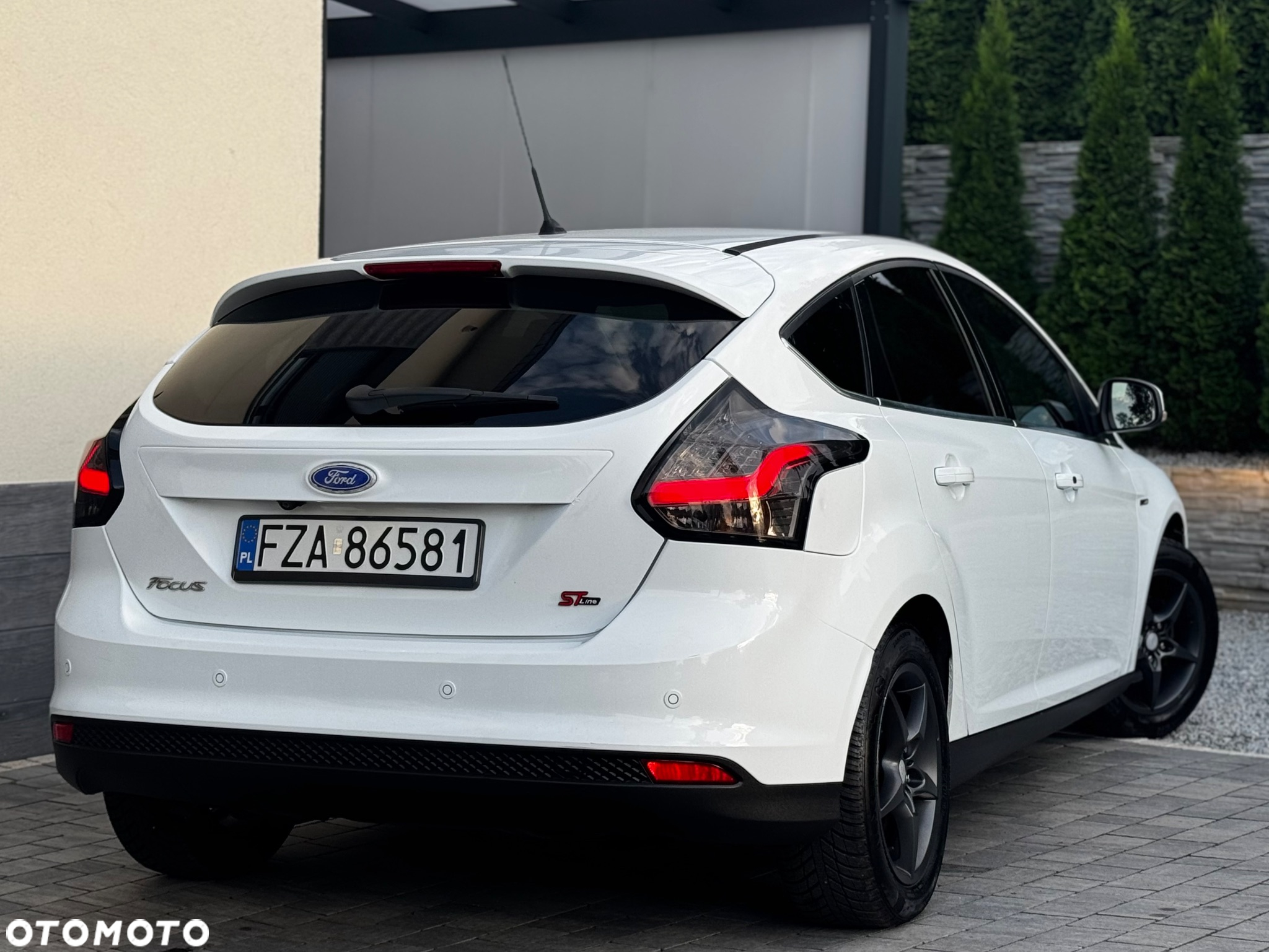 Ford Focus 1.0 EcoBoost Hybrid ST-LINE - 9