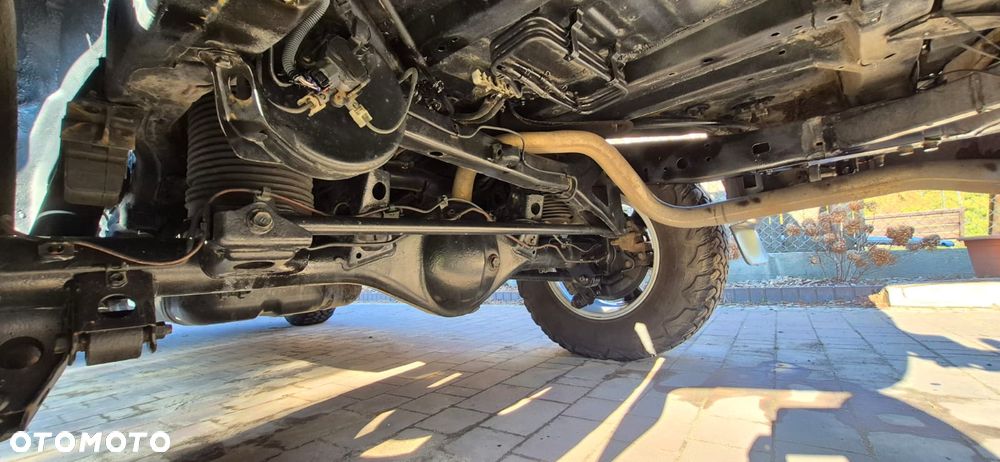 Toyota Land Cruiser - 22