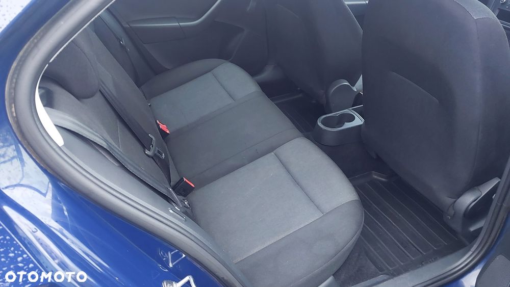 Skoda RAPID 1.2 MPI Active - 6