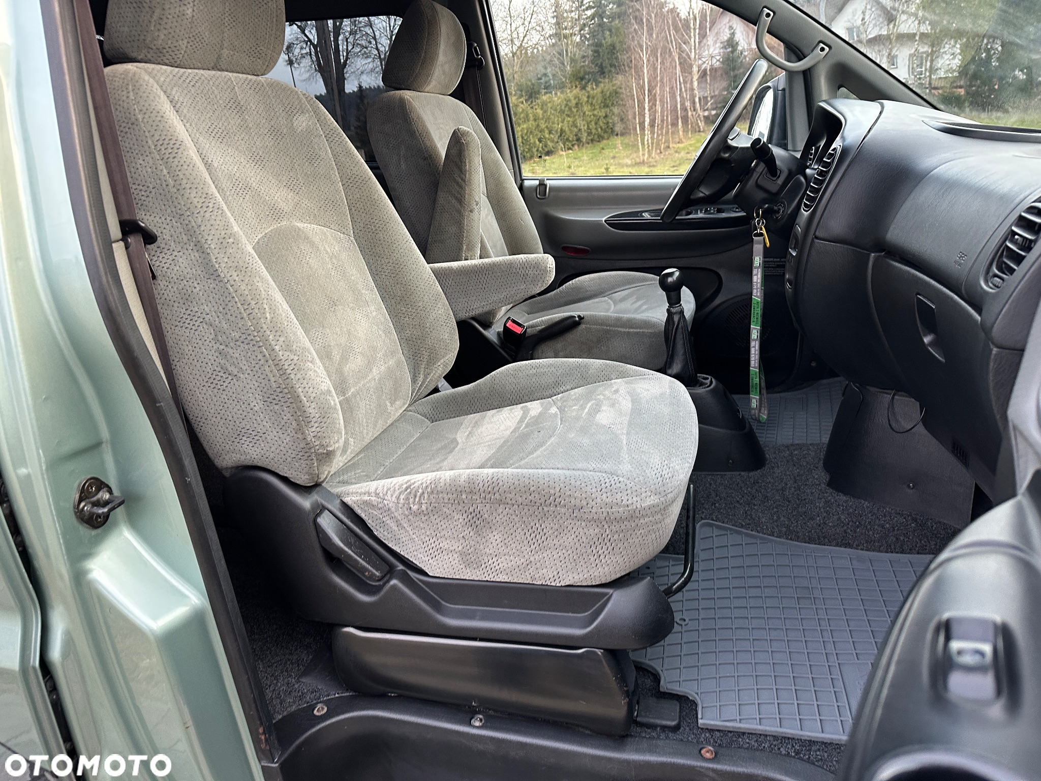 Hyundai H-1 Starex - 14