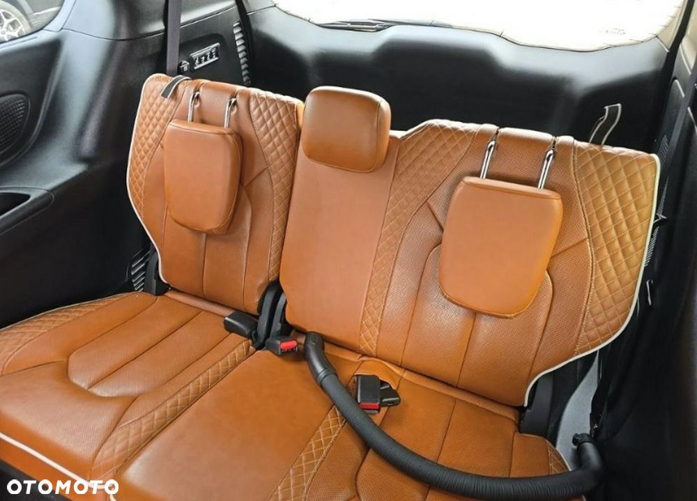 Chrysler Pacifica - 12