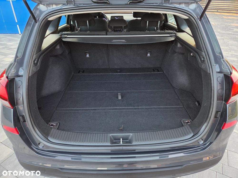Hyundai i30 1.5 DPI Classic + - 7