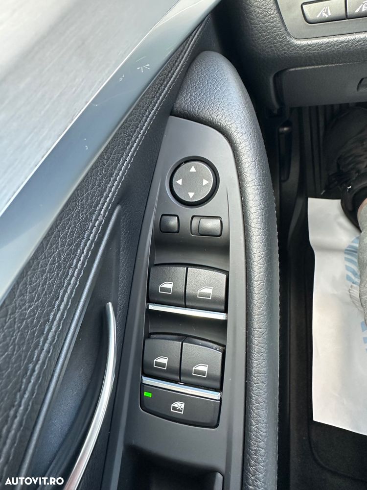 BMW Seria 5 525d Touring Aut. - 33