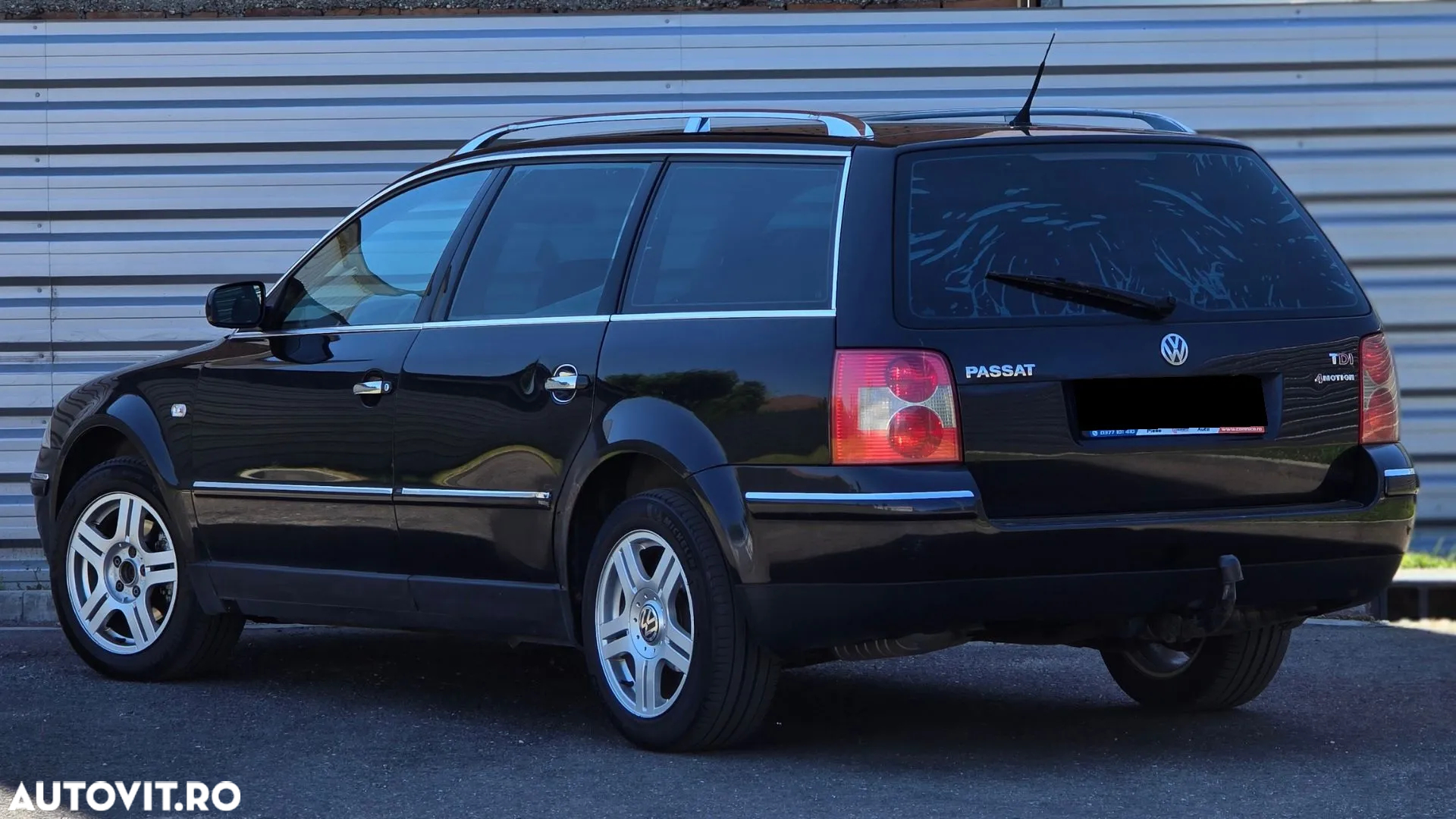 Volkswagen Passat Variant 1.9TD 4Motion Highline - 3
