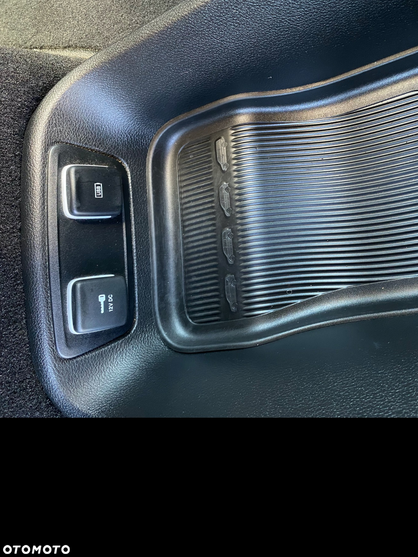 Chrysler Pacifica - 23