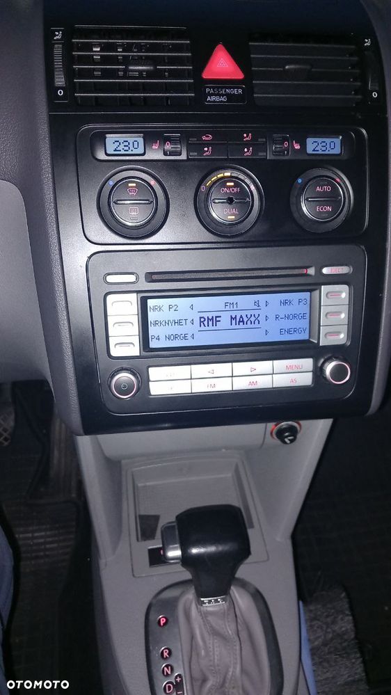 Volkswagen Touran 2.0 TDI Trendline DSG - 10