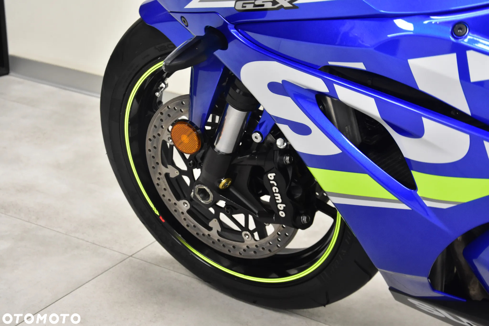 Suzuki GSX-R - 25