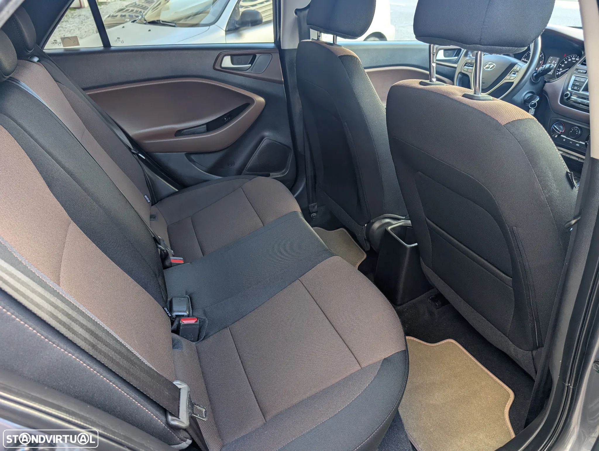 Hyundai i20 1.1 CRDi Comfort - 9