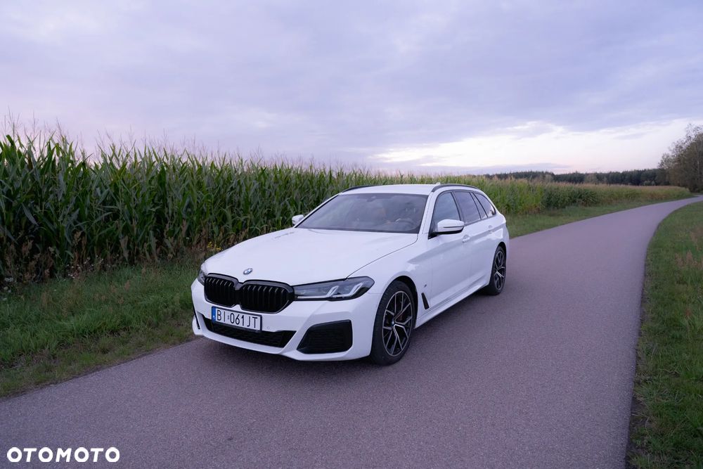 BMW Seria 5 530i xDrive mHEV M Sport sport - 5
