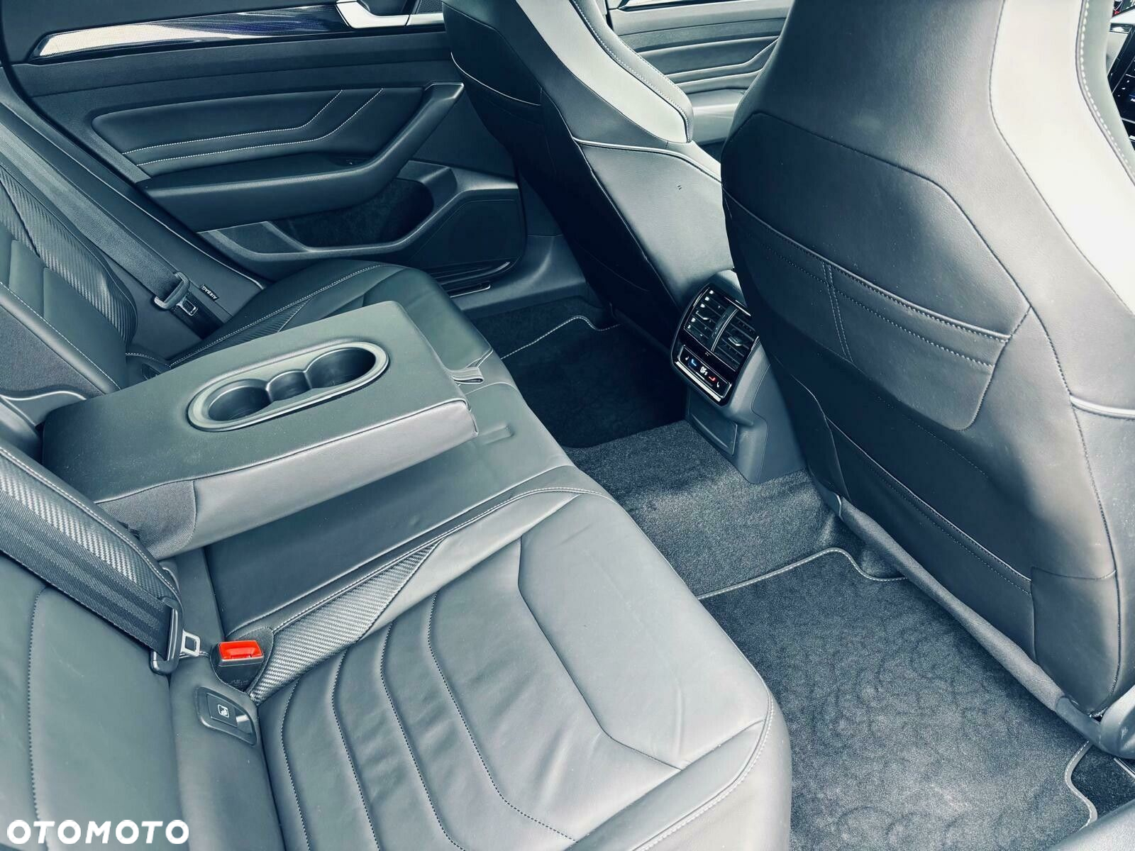 Volkswagen Arteon 2.0 TSI R-Line DSG - 22