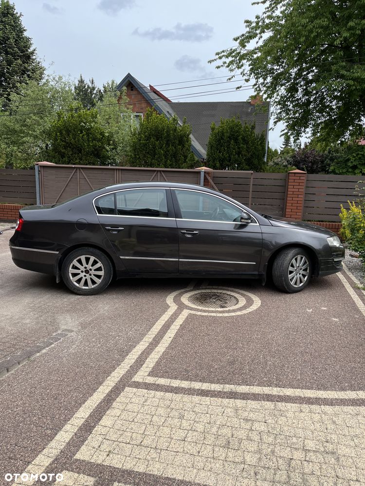 Volkswagen Passat 2.0 TDI Comfortline - 7
