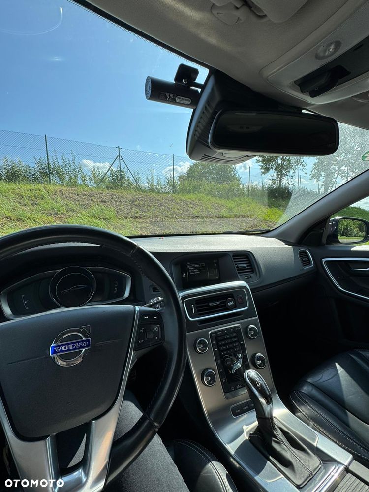 Volvo V60 D5 AWD R-Design Momentum - 10