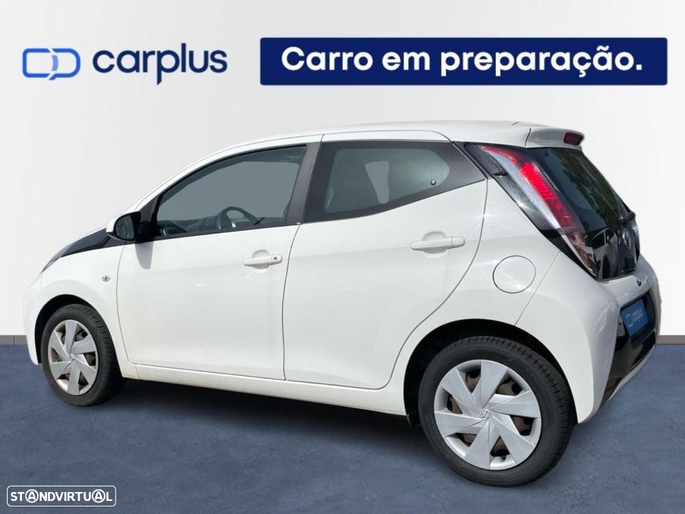 Toyota Aygo 1.0 X-Play+AC+X-Touch - 2