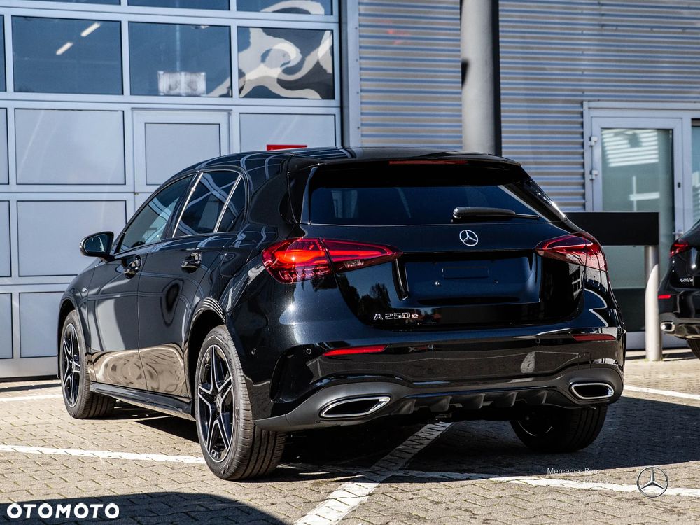 Mercedes-Benz Klasa A 250 e PHEV AMG Line 8G-DCT - 4