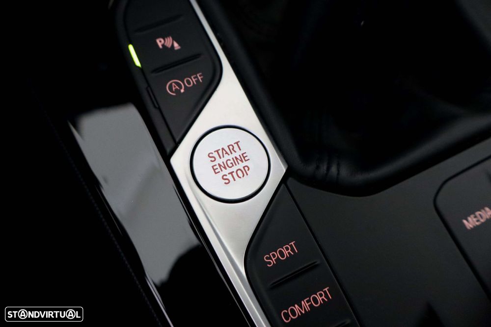 BMW 116 d Pack Desportivo M - 39