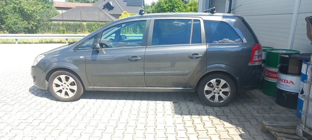 Opel Zafira 1.6 Essentia - 1