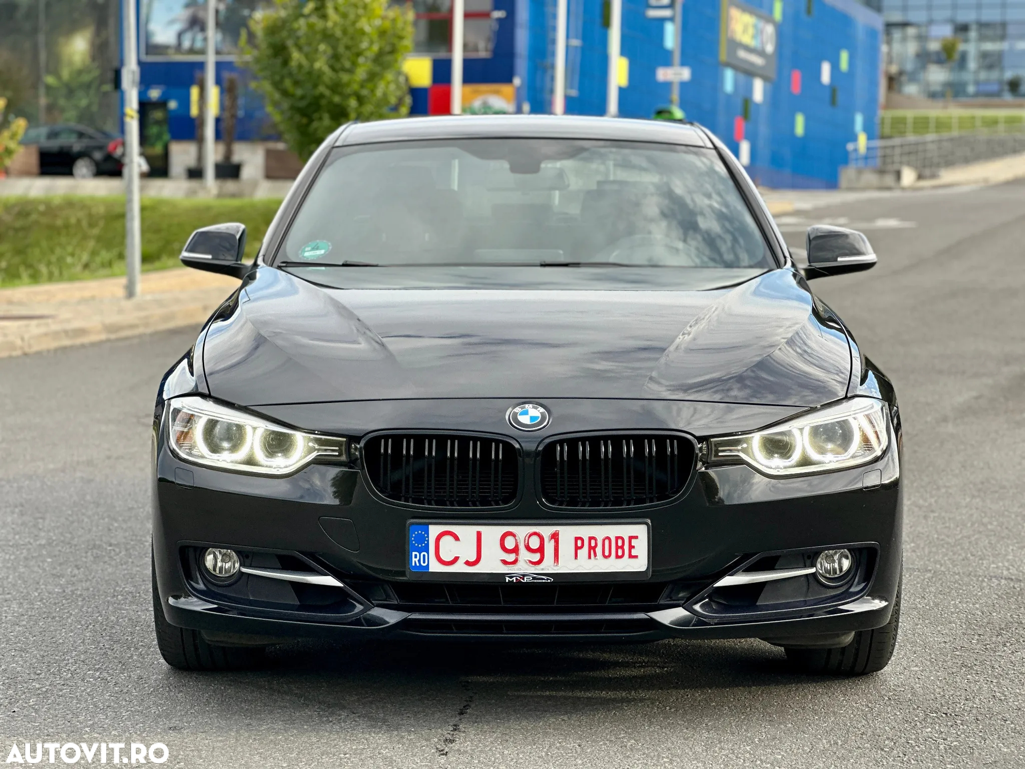 BMW Seria 3 320i Aut. Sport Line - 26