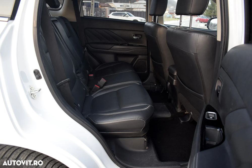 Mitsubishi Outlander 2.0 4WD - 10