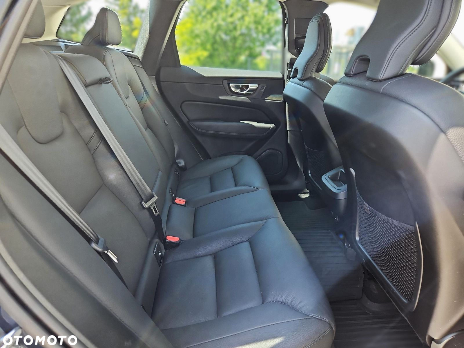 Volvo XC 60 B5 B AWD Plus Dark - 13