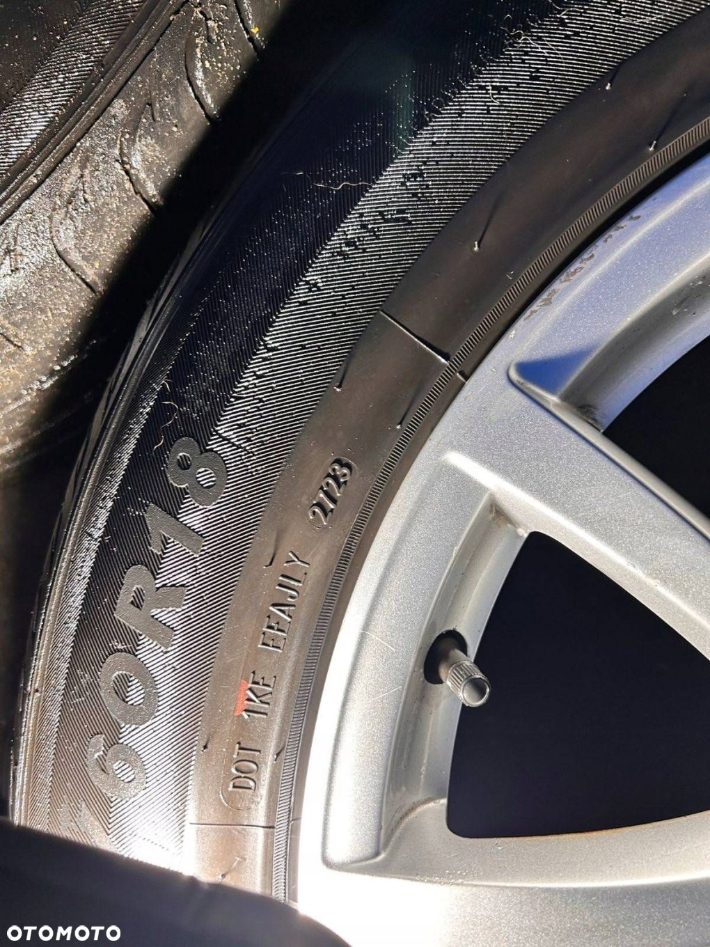 Audi Q5 2011 Komplet 8R0601025C Felgi aluminiowe R18 8J ET39 235/60 lato - 14