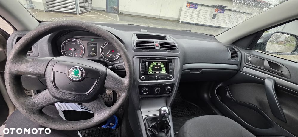 Skoda Octavia 1.6 Ambiente EU5 - 11