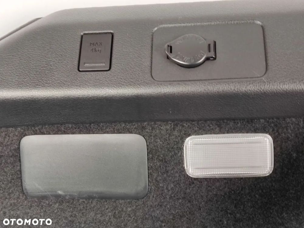 LEXUS UX 2.0i od 2019r Boczek Bagażnika Lewy - 2