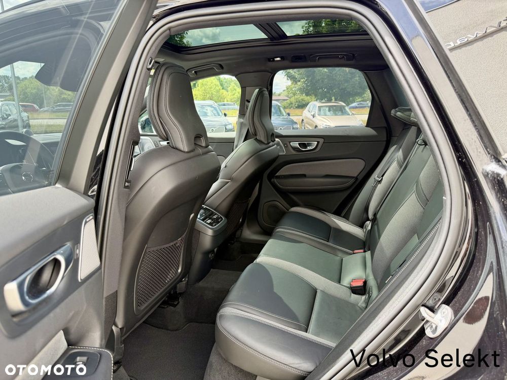 Volvo XC 60 B5 B AWD Ultimate Dark - 11