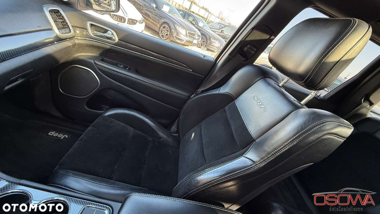 Jeep Grand Cherokee - 30