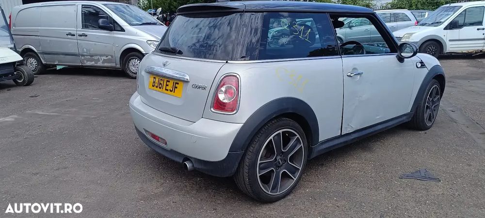 Dezmembrari / Dezmembrez Mini Cooper R56 motor 1.6 N16B16M0 cutie viteze manuală 6 trepte cod culoare WHITE SILVER METALLIC (A62) - 6