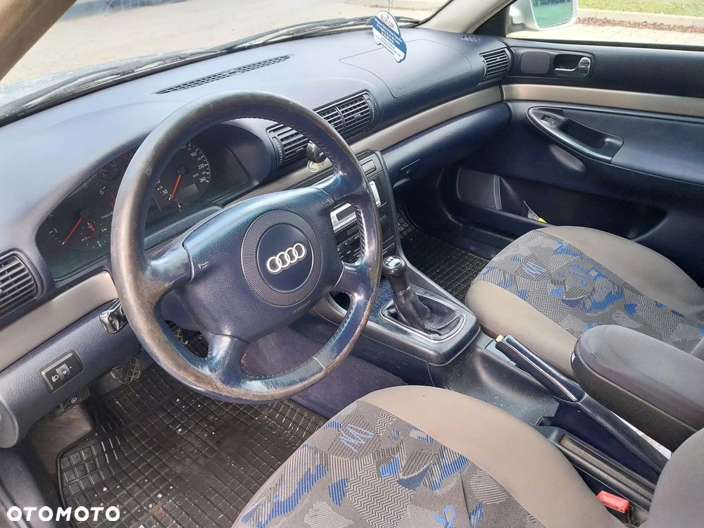 Audi A4 Avant 1999 photo 5