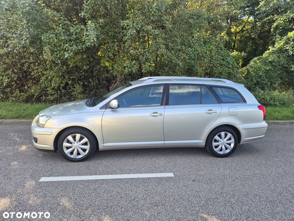 Toyota Avensis 2.0 VVT-i Sol - 4