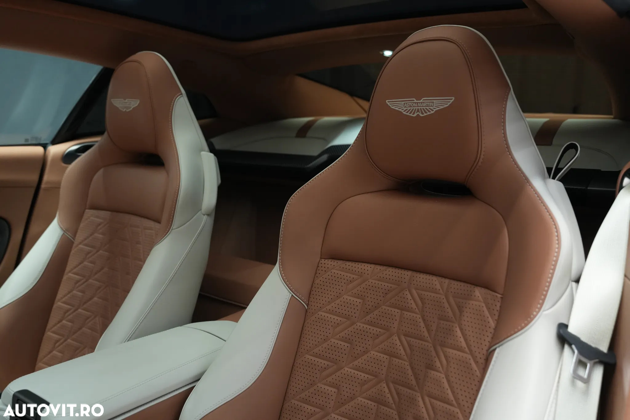Aston Martin Vanquish - 17